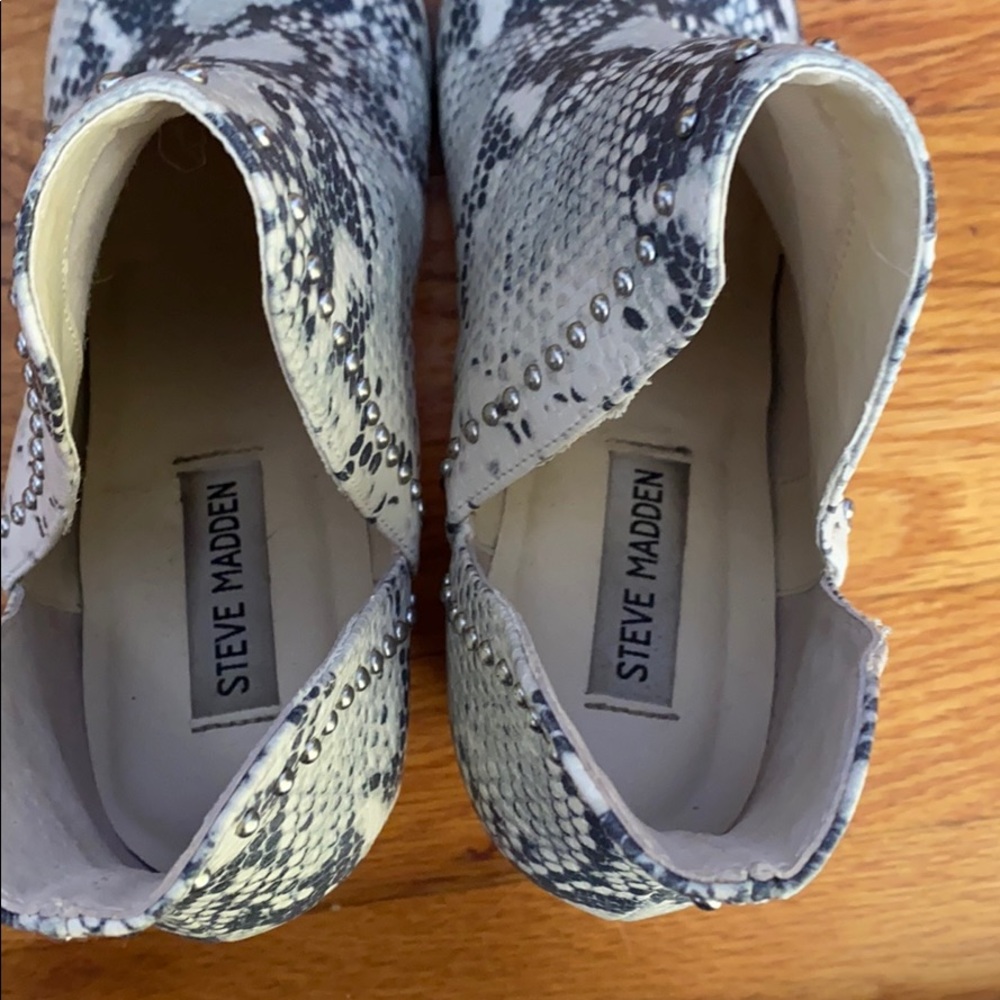 Steve Madden Snakeskin Rockstar Bootie 10 - Picture 5 of 9